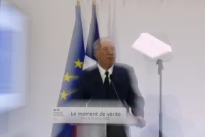 Francia, Bayrou aspetta l’8 settembre. Sandro Gozi: “Non sarà un voto di fiducia” Francia, Bayrou aspetta l’8 settembre. Sandro Gozi: “Non sarà un voto di fiducia”