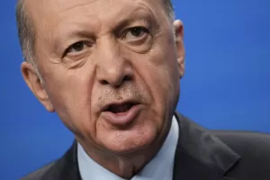 Erdoğan vuole fare il Putin, il piano per porre fine alla democrazia turca