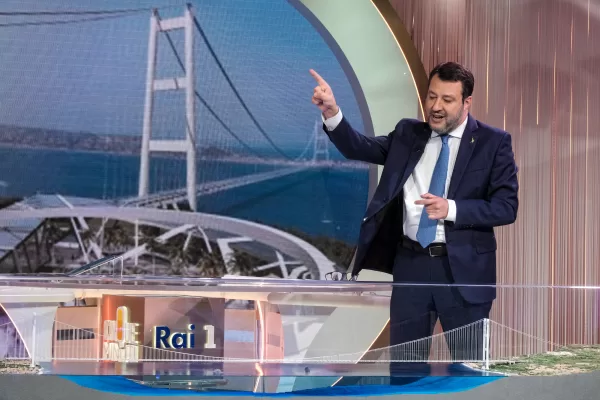 Foto Mauro Scrobogna /LaPresse
21-03-2023 Roma (Italia) – Politica – RAI – trasmissione Cinque Minuti – Nella foto: Matteo Salvini ospite di Bruno Vespa con il progetto del ponte sullo stretto di Messina
March 21, 2023 Rome (Italy) – Politics – broadcast Five Minutes – In the photo: Matteo Salvini guest of Bruno Vespa with the project of the bridge over the Strait of Messina Foto Mauro Scrobogna /LaPresse
21-03-2023 Roma (Italia) – Politica – RAI – trasmissione Cinque Minuti – Nella foto: Matteo Salvini ospite di Bruno Vespa con il progetto del ponte sullo stretto di Messina
March 21, 2023 Rome (Italy) – Politics – broadcast Five Minutes – In the photo: Matteo Salvini guest of Bruno Vespa with the project of the bridge over the Strait of Messina