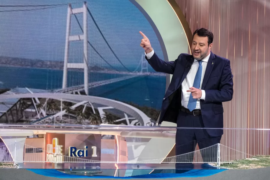 Foto Mauro Scrobogna /LaPresse
21-03-2023 Roma (Italia) – Politica – RAI – trasmissione Cinque Minuti – Nella foto: Matteo Salvini ospite di Bruno Vespa con il progetto del ponte sullo stretto di Messina

March 21, 2023 Rome (Italy) – Politics – broadcast Five Minutes – In the photo: Matteo Salvini guest of Bruno Vespa with the project of the bridge over the Strait of Messina