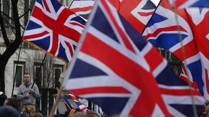 A Londra soffia il vento delle crisi. Inglesi stanchi di immigrazione ed economia, Reform UK e Farage volano