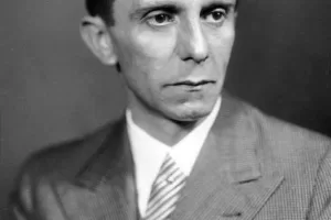 Le menzogne dei pro-Pal ricordano le farneticazioni di Goebbels sugli ebrei