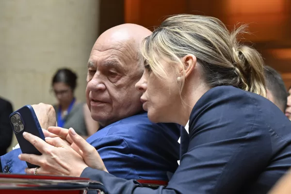 La trappola dei pm, processare Bartolozzi per colpire Meloni: l’astuzia giudiziaria per colpire il governo da una via secondaria