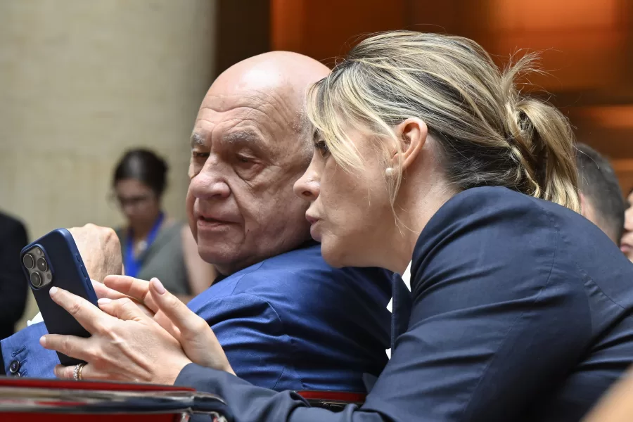 La trappola dei pm, processare Bartolozzi per colpire Meloni: l’astuzia giudiziaria per colpire il governo da una via secondaria