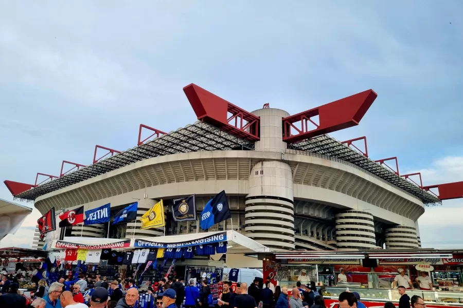 Milano e il nuovo San Siro, quando la contraddizione diventa metodo: la vera scommessa è lo sviluppo conflittuale