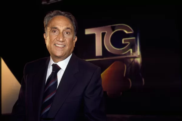 ©Lapresse
12-05-1994 Milano , Italia
Spettacolo
Retrospettiva di Emilio Fede
Nella foto: Emilio Fede , Direttore del Tg4 ©Lapresse
12-05-1994 Milano , Italia
Spettacolo
Retrospettiva di Emilio Fede
Nella foto: Emilio Fede , Direttore del Tg4