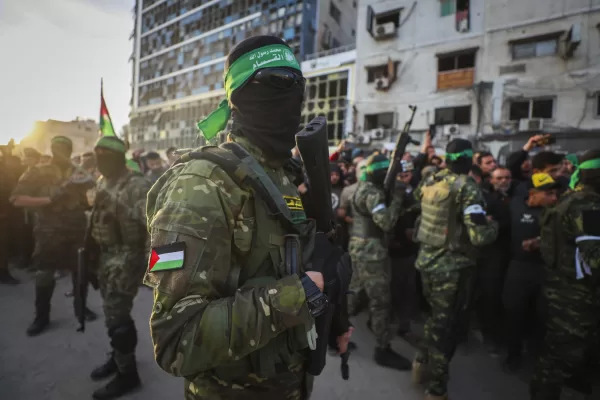 FILE – Fighters from the Qassam Brigades, the military wing of Hamas, control the crowd while Red Cross collect Israeli hostages to be released under a ceasefire agreement between Israel and Hamas, in Gaza City, Jan. 19, 2025. (AP Photo/Abed Hajjar, File)


Associated Press/LaPresse
