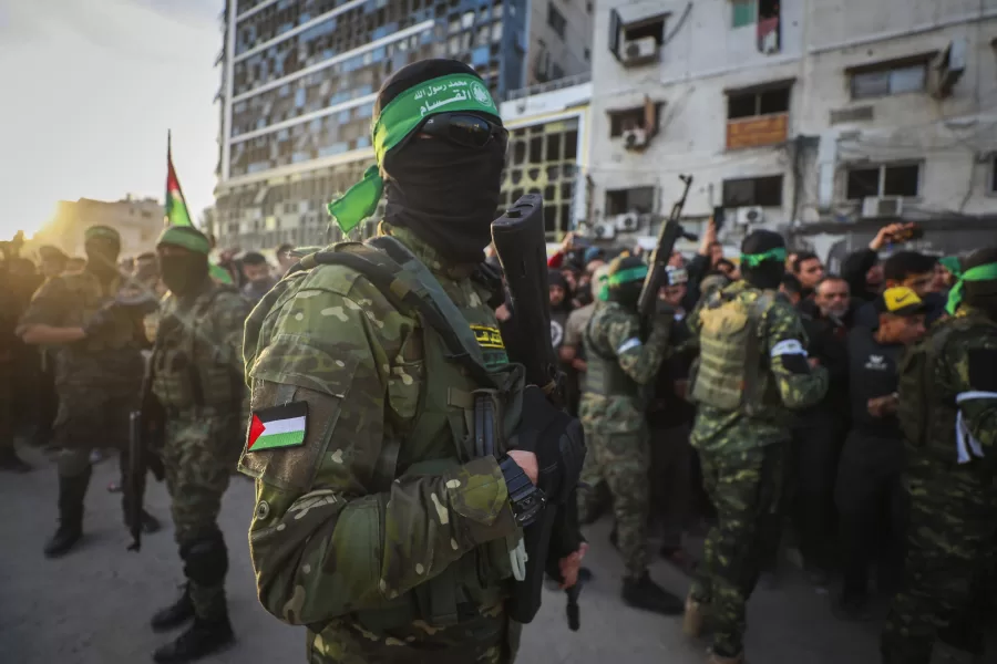 FILE – Fighters from the Qassam Brigades, the military wing of Hamas, control the crowd while Red Cross collect Israeli hostages to be released under a ceasefire agreement between Israel and Hamas, in Gaza City, Jan. 19, 2025. (AP Photo/Abed Hajjar, File)


Associated Press/LaPresse