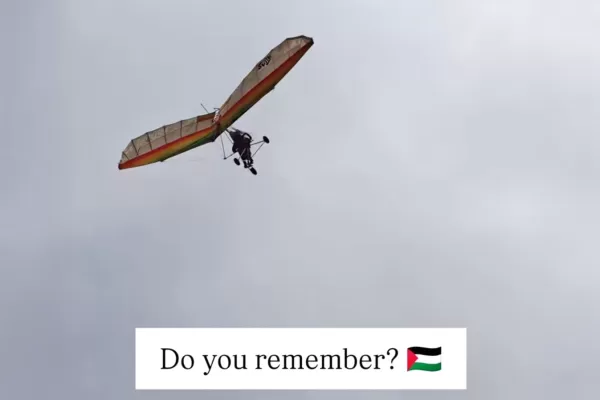La rete pro-Pal sequestra l’Italia. Polemiche a Calenzano, un deltaplano richiama il 7 ottobre La rete pro-Pal sequestra l’Italia. Polemiche a Calenzano, un deltaplano richiama il 7 ottobre