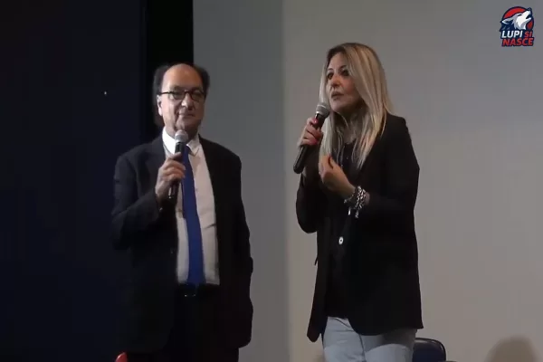 Confronto tra tifosi e società, a Cosenza il calcio torna al suo popolo