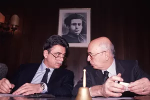 Il Pci non restò fermo ad aspettare la sua caduta, ma si divise sulle idee Il Pci non restò fermo ad aspettare la sua caduta, ma si divise sulle idee