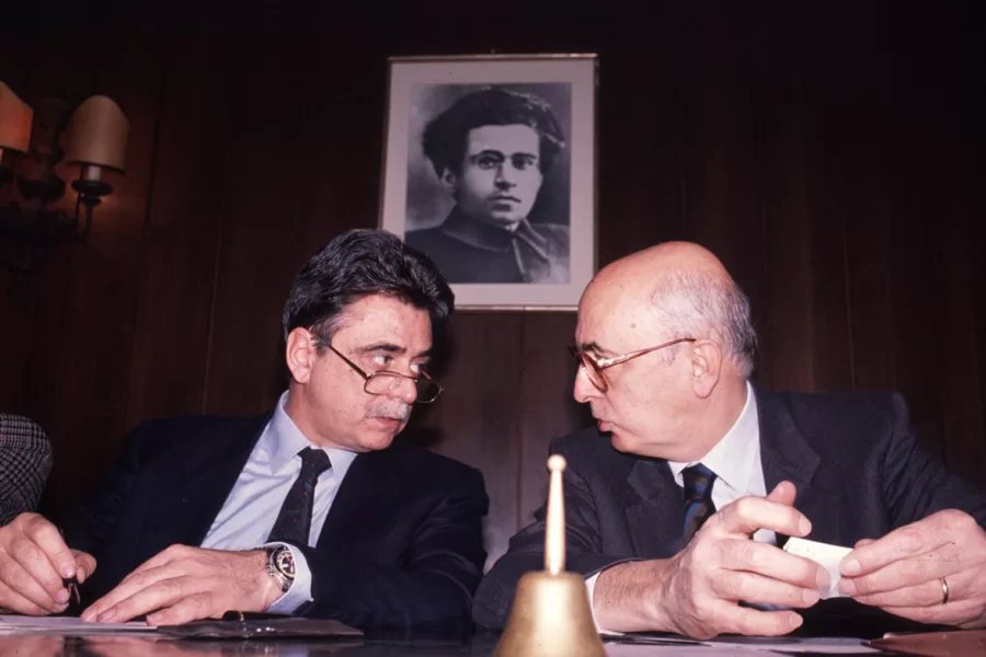 Il Pci non restò fermo ad aspettare la sua caduta, ma si divise sulle idee