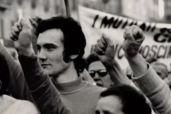 Il paradiso e l’inferno delle campagne elettorali, dal “mi faccia il piacere” di Totò ad Almirante al capolavoro Ber-ling-uer