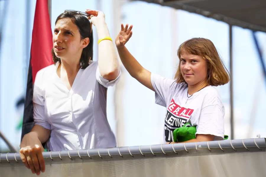 FlotElly show tra tartine e conserve biologiche: Schlein portavoce di Greta, Vasco lancia la vela spericolata. Gattuso realista: con Israele si gioca