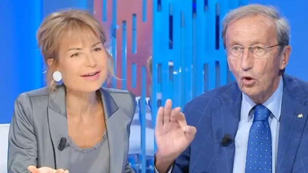 Gianfranco Fini batte ai punti Lilli Gruber: quel modello di intervista del processo televisivo Gianfranco Fini batte ai punti Lilli Gruber: quel modello di intervista del processo televisivo