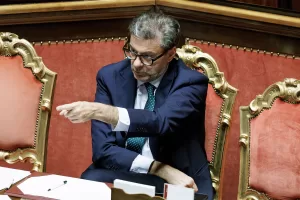 Il ministro dell’Economia Giancarlo Giorgetti nell’aula del Senato durante la discussione sulla risoluzione relativa al contenuto del Documento programmatico di finanza pubblica 2025, Roma, Mercoledì 24 Settembre 2025 (Foto Roberto Monaldo / LaPresse)
Economy minister Giancarlo Giorgetti in the Senate during the debate on the resolution regarding the content of the 2025 Public finance planning document, Rome, Wednesday, September 24, 2025 (Photo by Roberto Monaldo / LaPresse) Il ministro dell’Economia Giancarlo Giorgetti nell’aula del Senato durante la discussione sulla risoluzione relativa al contenuto del Documento programmatico di finanza pubblica 2025, Roma, Mercoledì 24 Settembre 2025 (Foto Roberto Monaldo / LaPresse)
Economy minister Giancarlo Giorgetti in the Senate during the debate on the resolution regarding the content of the 2025 Public finance planning document, Rome, Wednesday, September 24, 2025 (Photo by Roberto Monaldo / LaPresse)