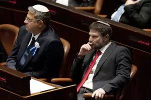 FILE -Far-right Israeli lawmakers Itamar Ben Gvir, center, and Bezalel Smotrich, right, attend the swearing-in ceremony for Israel’s parliament, at the Knesset, in Jerusalem, Nov. 15, 2022. (AP Photo/ Maya Alleruzzo, Pool, File)
Associated Press / LaPresse
Only italy and spain FILE -Far-right Israeli lawmakers Itamar Ben Gvir, center, and Bezalel Smotrich, right, attend the swearing-in ceremony for Israel’s parliament, at the Knesset, in Jerusalem, Nov. 15, 2022. (AP Photo/ Maya Alleruzzo, Pool, File)
Associated Press / LaPresse
Only italy and spain