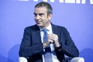 Avanti così Elly, la strategia per perdere funziona: Tridico affonda in Calabria, 5 Stelle al 6,4%