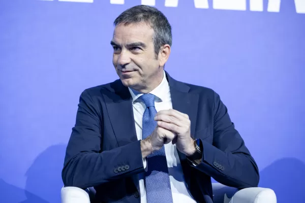 Avanti così Elly, la strategia per perdere funziona: Tridico affonda in Calabria, 5 Stelle al 6,4%