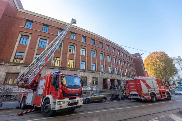 Milano, al liceo Virgilio l’assemblea di istituto si trasforma in un inno al terrorismo di Hamas Milano, al liceo Virgilio l’assemblea di istituto si trasforma in un inno al terrorismo di Hamas