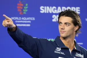 Thomas Ceccon: “L’amore è l’ultimo dei miei pensieri, sono un po’ vanitoso. Soldi? Non sono geloso delle fortune altrui” Thomas Ceccon: “L’amore è l’ultimo dei miei pensieri, sono un po’ vanitoso. Soldi? Non sono geloso delle fortune altrui”