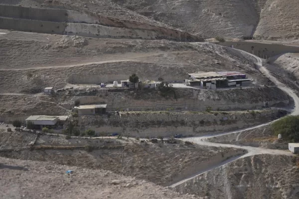 Palestinian hamlets are seen at the E1 area, an open tract of land east of Jerusalem, between the Israeli settlement of Maale Adumim and the occupied West Bank town of Eizariya Thursday, Aug. 14, 2025. (AP Photo/Nasser Nasser) Palestinian hamlets are seen at the E1 area, an open tract of land east of Jerusalem, between the Israeli settlement of Maale Adumim and the occupied West Bank town of Eizariya Thursday, Aug. 14, 2025. (AP Photo/Nasser Nasser)