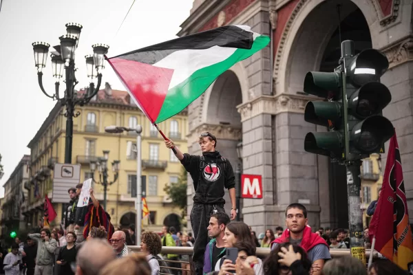 Flottiglia fermata, l’Italia si blocca. A Milano occupata la Statale, Cgil annuncia lo sciopero generale pro Gaza, Salvini pronto a precettare
