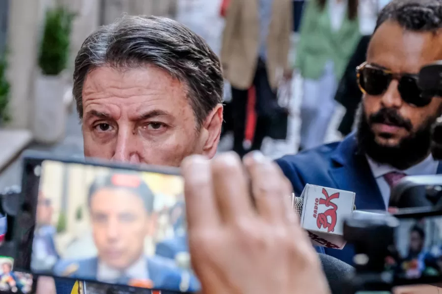 Il campo largo tira il freno a mano sul 7 ottobre. Bologna dà la cittadinanza onoraria a Francesca Albanese, Firenze ci pensa