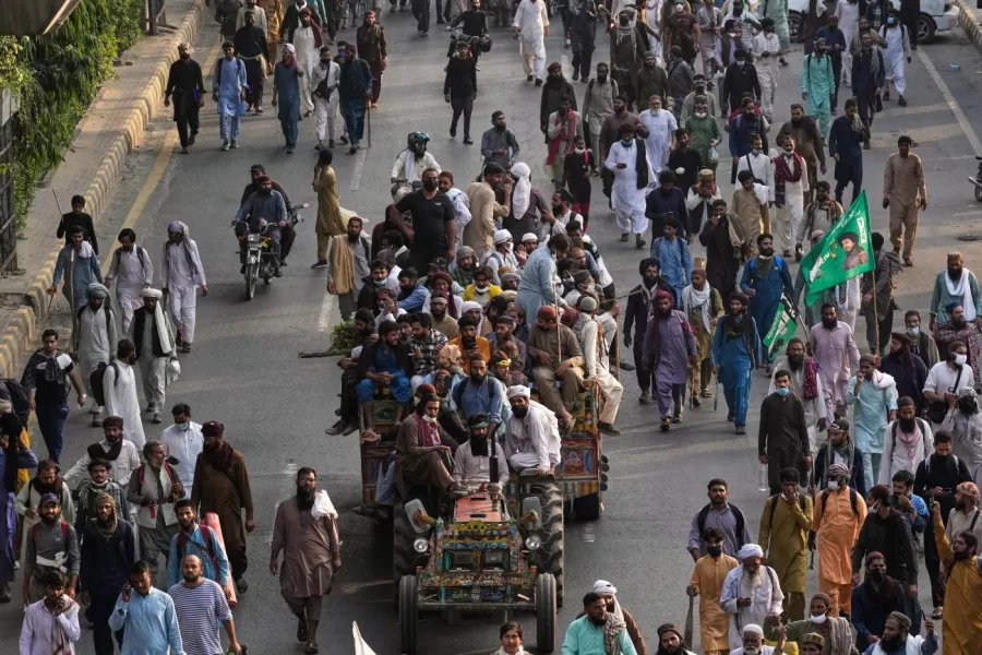 Supporters of Islamist party ‘Tehreek-e-Labbaik Pakistan’ take part in a rally to show their solidarity with Palestinian people, in Lahore, Pakistan, Friday, Oct. 10, 2025. (AP Photo/K.M. Chaudary) 


associated Press / LaPresse
Only italy and spain
