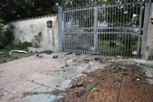 Attentato esplosivo davanti casa del giornalista di inchiesta Rai Sigfrido Ranucci, esplose la sua auto e quella della figlia ÑItalia ÑVened 17 Ottobre 2025 – Cronaca – (foto di Cecilia Fabiano/ LaPresse)
A demonstration near the FAO press conference to protest Israel’s presence at World Food Day.Ñ RomeÑItaly ÑFriday October 17, 2025 – News – (photo by Cecilia Fabiano/LaPresse) Attentato esplosivo davanti casa del giornalista di inchiesta Rai Sigfrido Ranucci, esplose la sua auto e quella della figlia ÑItalia ÑVened 17 Ottobre 2025 – Cronaca – (foto di Cecilia Fabiano/ LaPresse)
A demonstration near the FAO press conference to protest Israel’s presence at World Food Day.Ñ RomeÑItaly ÑFriday October 17, 2025 – News – (photo by Cecilia Fabiano/LaPresse)
