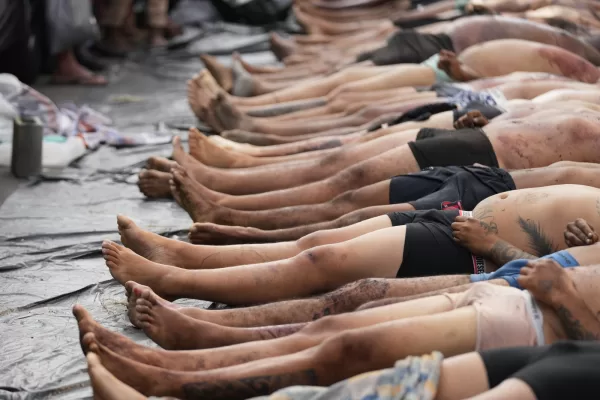 The bodies of people killed the day before during a police raid targeting the Comando Vermelho gang lie at the Complexo da Penha favela in Rio de Janeiro, Brazil, Wednesday, Oct. 29, 2025. (AP Photo/Silvia Izquierdo) 



Associated Press / LaPresse
Only italy and spain