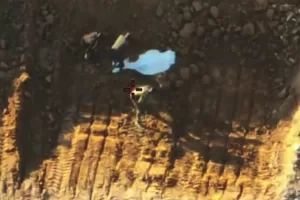 Tregua a Gaza, la messinscena sugli ostaggi: Hamas seppellisce cadaveri e poi li riscopre, intanto si sta riorganizzando Tregua a Gaza, la messinscena sugli ostaggi: Hamas seppellisce cadaveri e poi li riscopre, intanto si sta riorganizzando