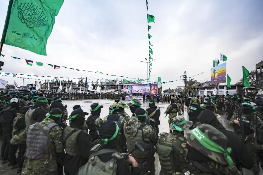 Hamas, chi vuole legittimare i terroristi a Gaza? Quando l’Italia non si piegò al ricatto