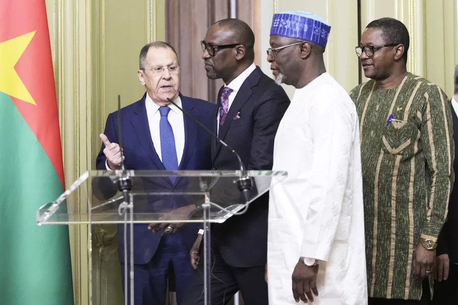 From left: Russian Foreign Minister Sergey Lavrov, Mali’s Foreign Minister Abdoulaye Diop, Niger Foreign Minister Bakary Yaou Sangare and Burkina Faso Foreign Minister Karamoko Jean Marie Traore enter a hall to attend a joint news conference following a meeting of Russian foreign Minister with foreign Ministers of the Confederation of Sahel States in Moscow, Russia, Thursday, April 3, 2025. (AP Photo/Pavel Bednyakov, Pool) 


Associated Press / LaPresse
Only italy and Spain
