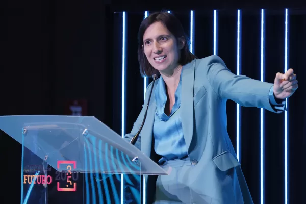 La Segretaria del Partito Democratico Elly Schlein interviene al convegno Ance Città Del Futuro  —Roma— Italia — Mercoledì 8 Ottobre  2025 – Politica – (foto di Cecilia Fabiano/LaPresse) 

The Democratic Secretary Elly Schlein speech at the meeting City of the Future —Italy — Wednesday , October  8, 2025 – Politics – (photo by Cecilia Fabiano/LaPresse)