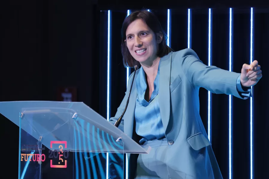 La Segretaria del Partito Democratico Elly Schlein interviene al convegno Ance Città Del Futuro  —Roma— Italia — Mercoledì 8 Ottobre  2025 – Politica – (foto di Cecilia Fabiano/LaPresse) 

The Democratic Secretary Elly Schlein speech at the meeting City of the Future —Italy — Wednesday , October  8, 2025 – Politics – (photo by Cecilia Fabiano/LaPresse)