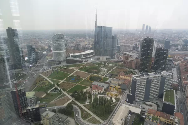 VISTA AEREA TORRE UNICREDIT- BOSCO VERTICALE, B.A.M BIBLIOTECA DEGLI ALBERI MILANO SKYLINE