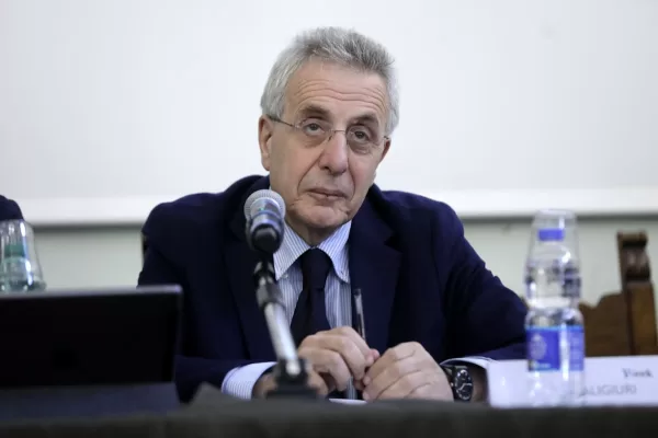 Intelligence, un secolo di segreti e democrazia: dal SIM al cyberspazio