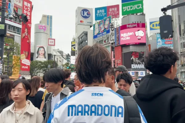 Tokyo, Alberto Pizzo rende omaggio a Maradona in musica