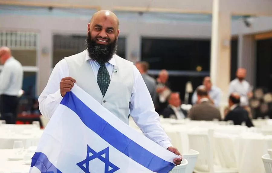 Prima jihadista pentito, ora sionista: “Israele è uno Stato sovrano. La maggioranza dei musulmani nel Regno Unito sostiene Hamas”