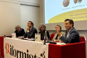 I media italiani hanno cancellato il 7 ottobre, la guerra cognitiva si combatte sullo schermo I media italiani hanno cancellato il 7 ottobre, la guerra cognitiva si combatte sullo schermo