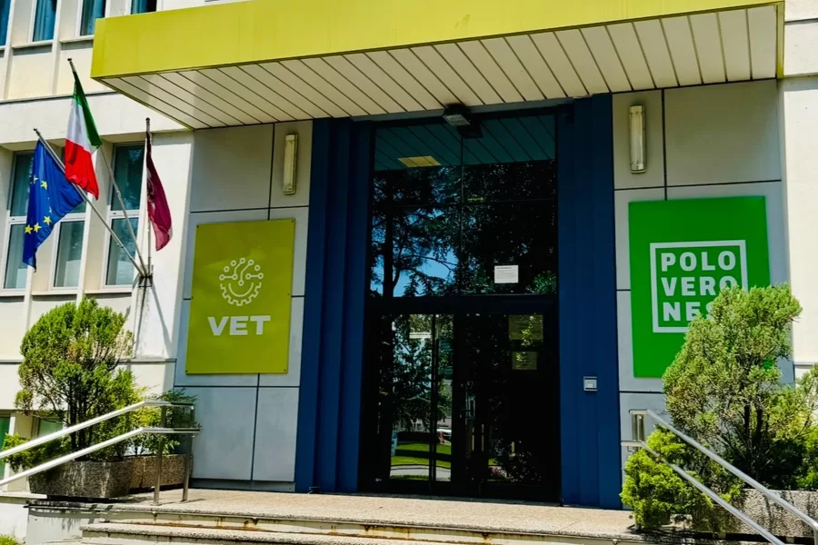 “Prisma-Steam Truck”: un laboratorio su ruote per superare gli stereotipi di genere