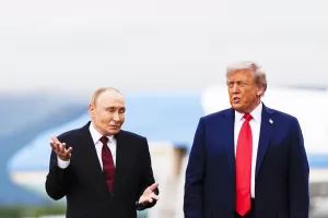 Trump non vuole fermarsi: il piano per un bilaterale con Putin. Zelensky negli USA per i Tomahawk Trump non vuole fermarsi: il piano per un bilaterale con Putin. Zelensky negli USA per i Tomahawk