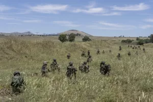 FILE – Israeli combat reservists take position during training in the Israeli-controlled Golan Heights on May 8, 2024. (AP Photo/Ohad Zwigenberg, File)


Associated Press/LaPresse