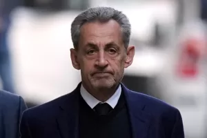 Sarkozy e l’esperienza in prigione, un incubo che mai avrebbe immaginato di vivere a 70anni. “Non confesso ciò che non ho fatto” Sarkozy e l’esperienza in prigione, un incubo che mai avrebbe immaginato di vivere a 70anni. “Non confesso ciò che non ho fatto”