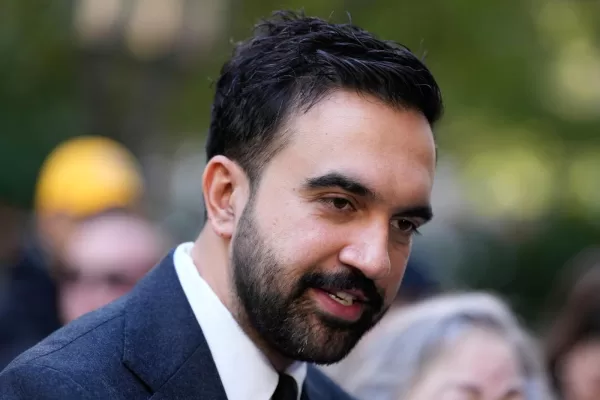 New York City mayoral candidate Zohran Mamdani talks to reporters in New York, Monday, Oct. 27, 2025. (AP Photo/Seth Wenig)
Associated Press / LaPresse
Only italy and spain New York City mayoral candidate Zohran Mamdani talks to reporters in New York, Monday, Oct. 27, 2025. (AP Photo/Seth Wenig)
Associated Press / LaPresse
Only italy and spain