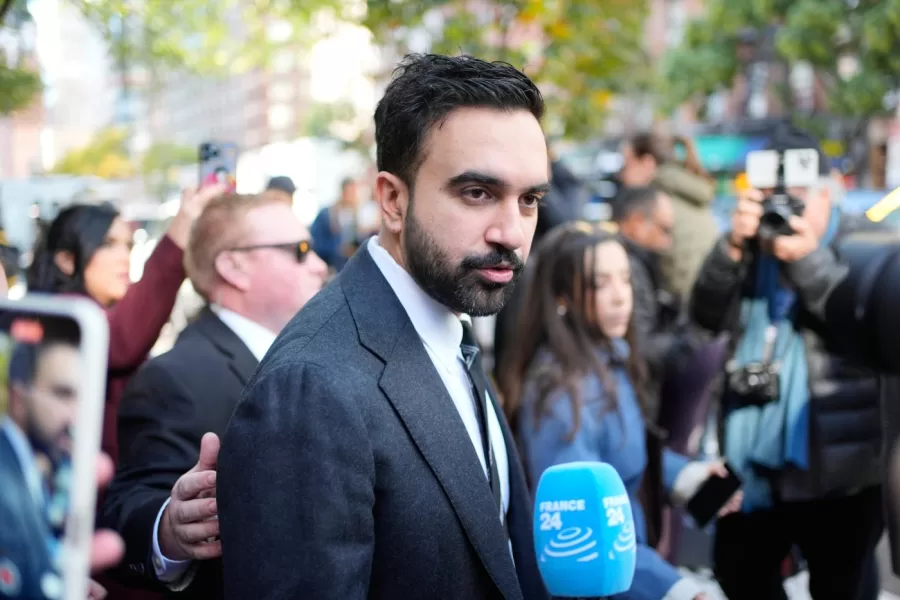 New York City mayoral candidate Zohran Mamdani talks to reporters while trying to canvas in New York, Monday, Oct. 27, 2025. (AP Photo/Seth Wenig) 



Associated Press / LaPresse
Only italy and spain