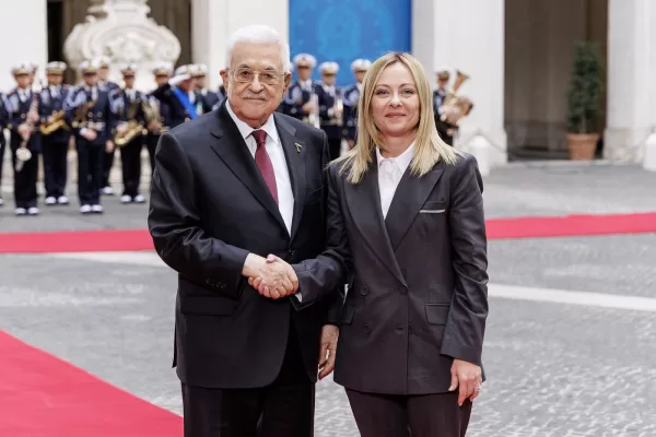 La presidente del Consiglio Giorgia Meloni e il presidente della Palestina Mahmud Abbas durante lincontro a Palazzo Chigi, Roma, Venerdì 7 Novembre 2025 (Foto Roberto Monaldo / LaPresse)
Premier Giorgia Meloni and Palestinian president Mahmud Abbas during the meeting at Palazzo Chigi, Rome, Friday, November 7, 2025 (Photo by Roberto Monaldo / LaPresse) La presidente del Consiglio Giorgia Meloni e il presidente della Palestina Mahmud Abbas durante lincontro a Palazzo Chigi, Roma, Venerdì 7 Novembre 2025 (Foto Roberto Monaldo / LaPresse)
Premier Giorgia Meloni and Palestinian president Mahmud Abbas during the meeting at Palazzo Chigi, Rome, Friday, November 7, 2025 (Photo by Roberto Monaldo / LaPresse)