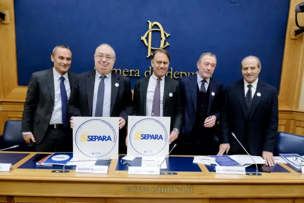 Enrico Costa, Giuseppe Benedetto, Andrea Cangini, Gian Domenico Caiazza, Antonio Di Pietro in occasione della presentazione di  Si separa comitato referendario per il sì alla separazione delle carriere in magistratura . Camera dei Deputati a Roma Mercoledì 12 Novembre 2025 (foto Mauro Scrobogna / LaPresse)  

Enrico Costa, Giuseppe Benedetto, Andrea Cangini, Gian Domenico Caiazza, Antonio Di Pietro on the occasion of the presentation of the referendum committee ‘Si separa’ (It’s separating), which supports the separation of judicial careers. The Chamber of Deputies in Rome on Wednesday 12 November 2025. (Photo by Mauro Scrobogna / LaPresse)