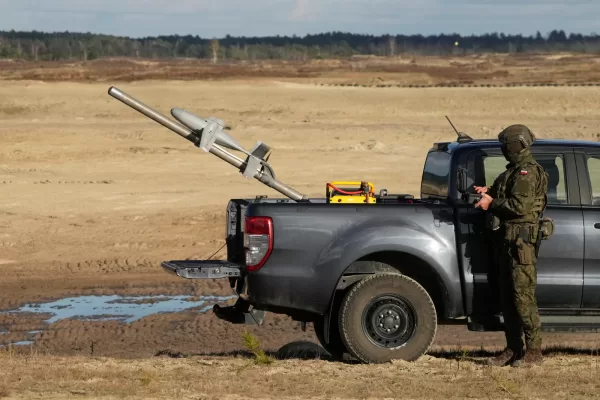 Deepfake, piattaforme digitali e radio locali: il vero terreno del conflitto contemporaneo